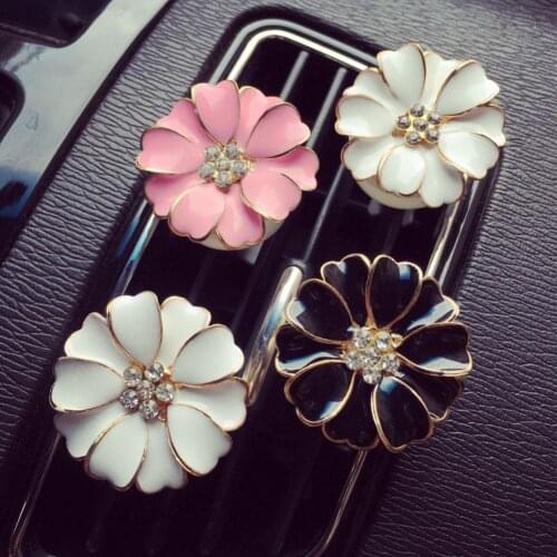 Car Air Freshener Flower Rhinestone Essential Oil Diffuser Vent Clip Decor