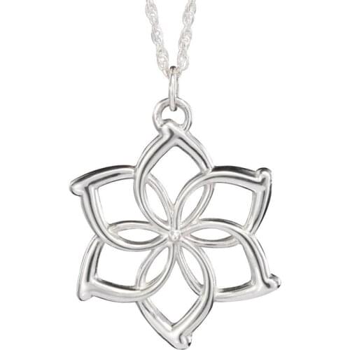 The Elves Galadriel Queen Necklace Simple Flower Silver Color Pendant Dainty Delicate Small New Fashion Movie Jewelry Wholesale