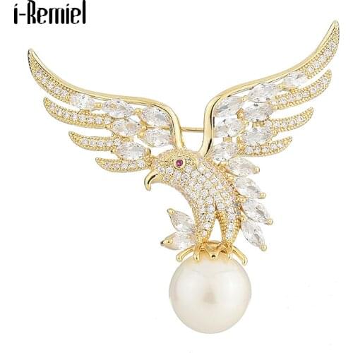 Creative Flying Eagle Animal Brooches Luxury Jewelry for Women Pearl Zircon Crystal Rhinestone Elegant Suit Coat Pin Accessories