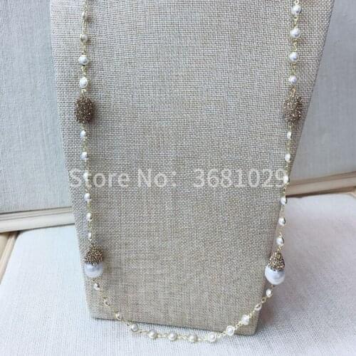 2018 fashion pearls and pearl necklaces are popular in Europe and America