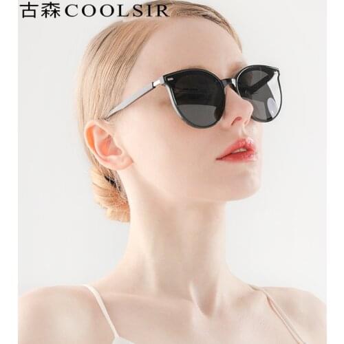 The new unisex UV protection polarized sunglasses are thin driving sunglasses 8911