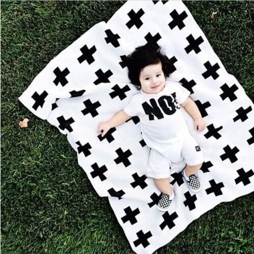 Baby Blanket Black White Cute Cross Knitted Plaid For Bed Sofa BedSpread Bath Towels Play Mat Gift free shipping 2 sizes