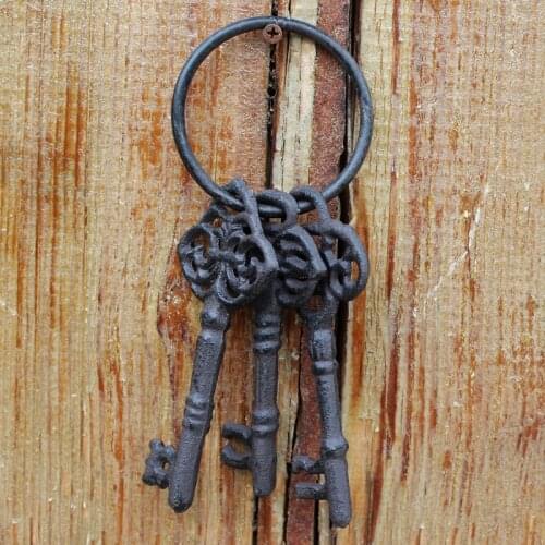Vintage Rustic Cast Iron Keys Lock Decor Ornament European Home Garden Coffee Bar Wall Decor Handmade Heavy Key Chain Pendants