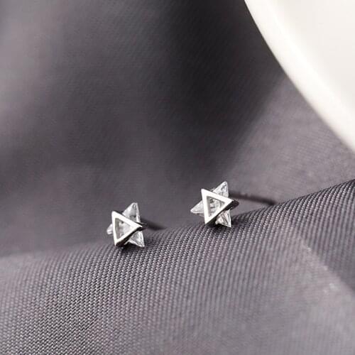 BOYULIGE Stud Earrings
