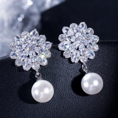 Natural White Simulated Pearl Stud Earring for Women Temperament Fashion Sterling Earrings Zircon Crystal Jewelry CEL2019