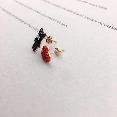 Bear`s love ear nail