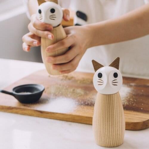 Cute Wooden Pepper Mill Cat Spice Mills Handheld Seasoning Salt Grinder Bottle Ceramic Core Home Decor Kitchen Cooking BBQ Tools