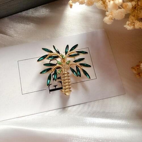 Ancient ways is the coconut brooch elegant elegant temperament and contracted ins pin badge female personality