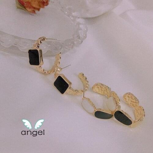 C ring earrings Hong Kong style palace exquisite wild retro simple fashion women