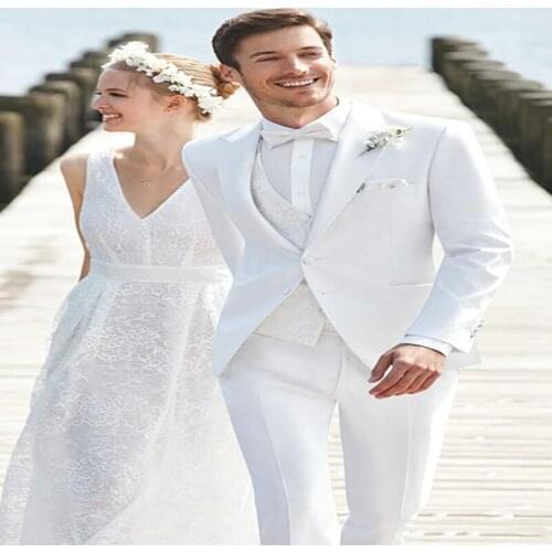 White Wedding Mens Suits Slim Fit Bridegroom Tuxedos For Men Groomsmen Pant Suit Peaked Lapel Formal BusinessJacketPantVenBowtie
