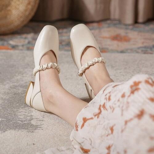 2021 Fashion Square Low Heel 3cm Women High Heels Elegant Pearl Rhinestone Buckle Soft Leather Party Dress Shoes Mary Jane Shoes