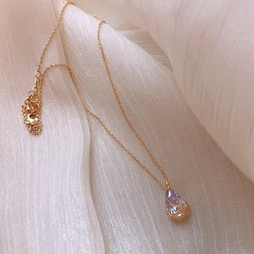 Hot selling fashion jewelry simple generous crystal water drop pendant necklace elegant everyday versatile necklace for women