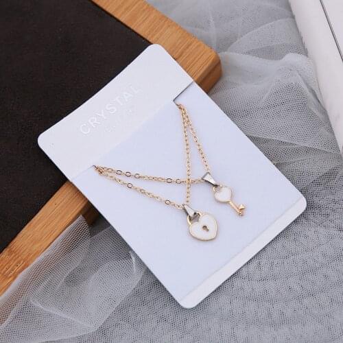Romantic 2pcs/set Couple Necklace Lock Key Pendant Necklace Paired Choker Necklace Valentines Day Present Matching Necklace