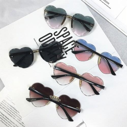 Childrens Kids Sunglasses Glasses Vintage Peach Heart Shape Outdoor Beach UV 400 Protection Baby Oculos De Sol Gafas Eyeglasses