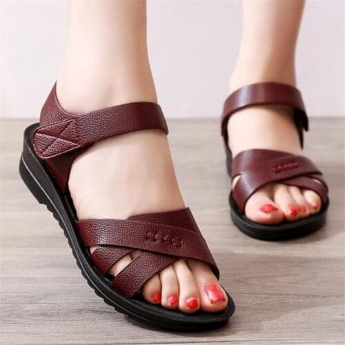 2020 summer new womens sandals slippers casual Genuine leather mother shoes non-slip wedge heel women sandals flat shoes