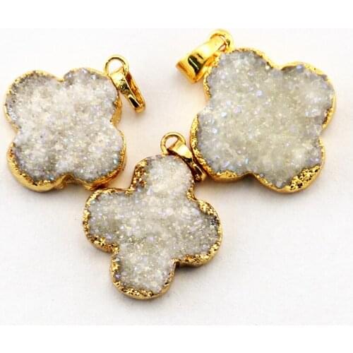 Natural Agate Geode Cluster Clover Pendant Electroplated Gold Edge Clover Crystal Necklace Healing Crystal Stone Woman Jewelry