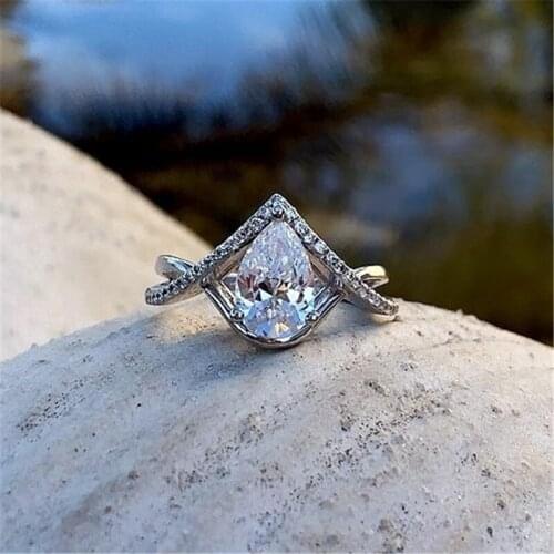 Trendy Luxury Teardrop-Shaped Crystal Ring For Women Silver Color Finger Rings Wedding Party Jewelry Accessories