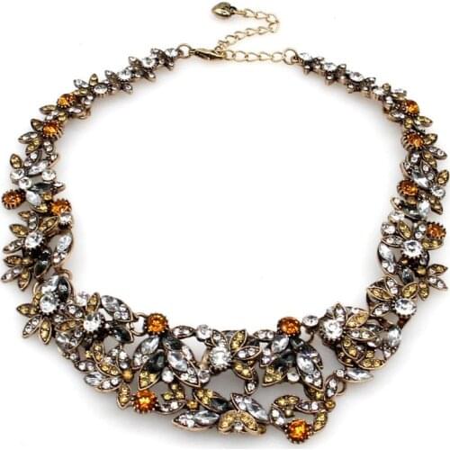 UKEN Unique Design Fashion Charm Women Geometric Crystal Chokers Colored Bib Metal Vintage Jewelry Statement Necklaces