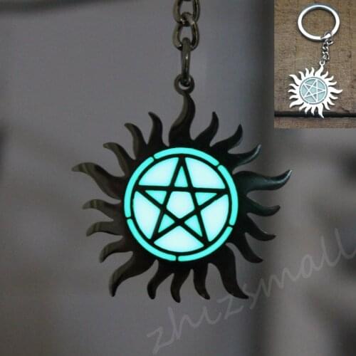 Supernatural Pentagram keychain glowing keyChain Fashion Jewelry Pendant glow in the dark car key chain Bag pendant