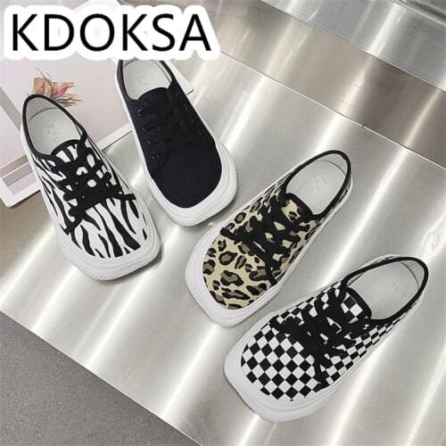 Leopard print canvas shoes for women spring 2021 thick soled fashion square lace-up casual fashion board shoes black and white z