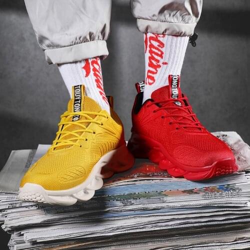 Mens non-slip high-quality soft-soled sneakers breathable running shoes lace-up outdoor lightweight casual shoes chef shoes