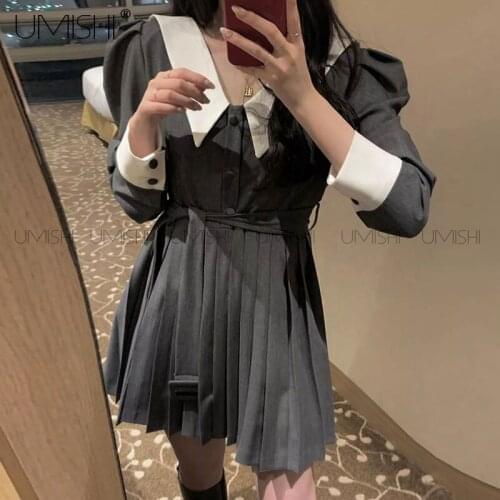 South Koreas chic spring dress