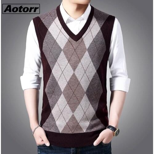 New Winter Mens Wool Vest Knitted Fashion Sleeveless Men Sweater Vests Casual Outer Wear Lattice Mens Waistcoat Brand Clothing