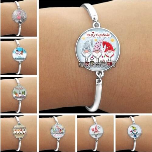 Fashion Merry Christmas 20mm Glass Cabochon Bracelet Cute Cartoon Santa Claus Bangle Christmas Bell Bracelet Gift for New Year