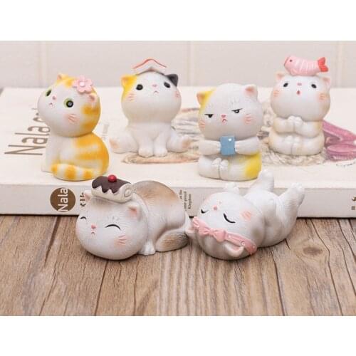 Pack of 6pcs Cartoon Cat Figurines Little Maneki Neko Ornament Resin Animal Kittens Cake Topper Decoration