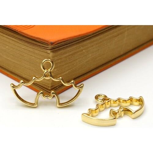 Halloween Bat Shape Hollow Frame DIY Necklace Keychain Jewelry Accessories UV Plastic Alloy Open Frame 4 Colors 10pcs