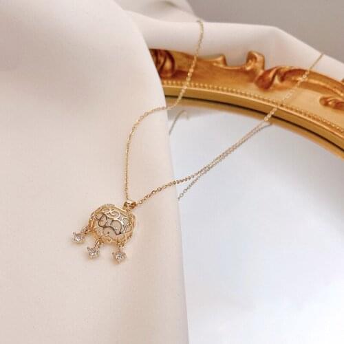 Simple Elegant Chinese Style Retro Good Quality Hollow Pattern Palace Pendant Necklace For Women Fashion Party Jewelry