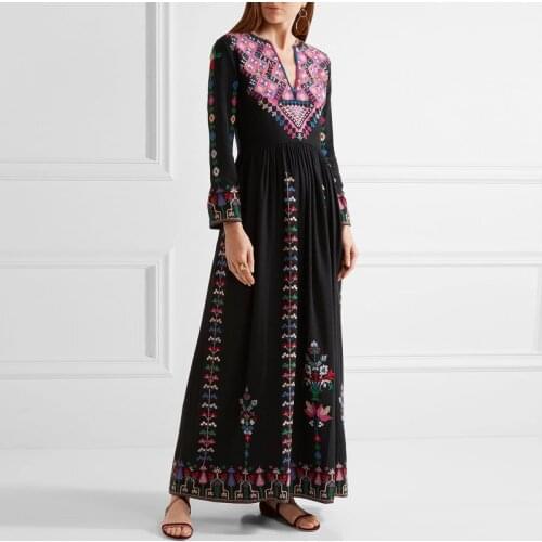 Summer new Bohemian tourist holiday beach dress heavy industry embroidery ethnic wind v-neck dress