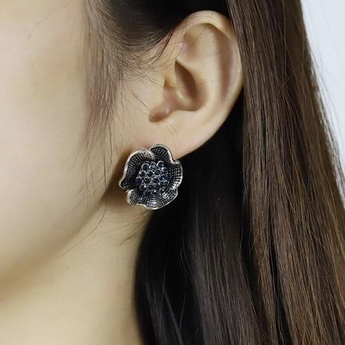 Fashion Temperament Retro Gorgeous Camellia Retro Inlaid Stud Earrings Female Wedding Jewelry Blue Pair/set Earrings Female