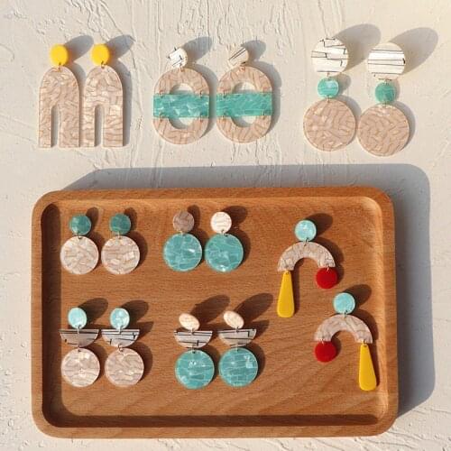 AOMU 2020 New Fashion Geometric Round Asymmetric Acrylic Irregular Marble Pattern Long Dangle Earrings Jewelry