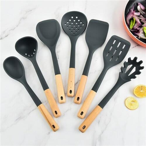 7 Pcs Silicone Kitchenware Set Environmental Protection Material Solid Wood Handle Cooking Tools Frying Spatula Soup Spoon Rice