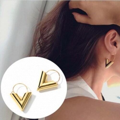 2021 New Hottest Womens Fashion Earrings Brincos Oorbellen Bijoux Simple Metal Texture Letter V Earrings For Women Jewelry