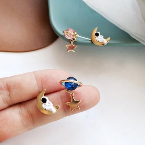 Mihan Cute Jewelry Moon Star Earrings 2021 New Design Hot Selling Asymmetrical Spaceman Earrings For Girl Women Wholesale