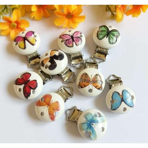 Random mix 5pcs/lot 5 PCS Wood Baby Pacifier Clip Round Solid Butterfly Pattern Round Wooden Clips Clasps Holder