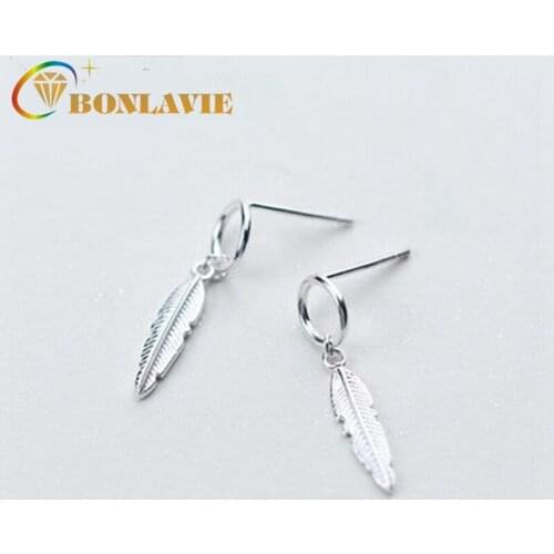 BONLAVIE Leaf Earrings Short Earrings Artistic Simple Earing Fashion Jewelry for Women