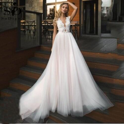 Luxury V Neck Beach Wedding Dress Lace Appliques Bohemian Bridal Dress Sexy Sleeveless Elegant wedding gowns vestidos de novia