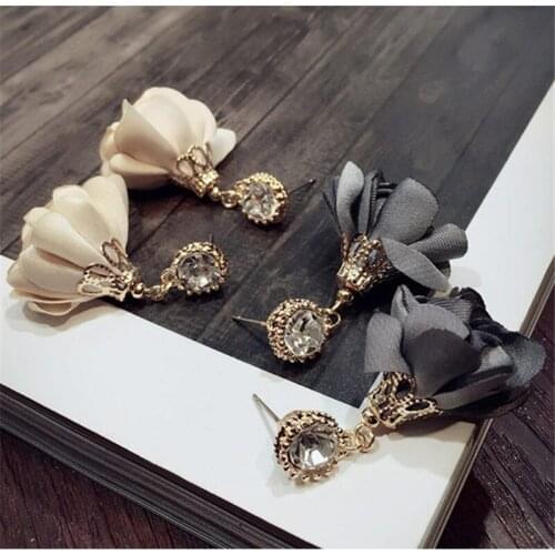 Korean Hot Jewelry Retro Round Zircon Fabric Flower Petals Earrings For Women Cloth Art Flowers Crystal Earrings Bijoux Gift