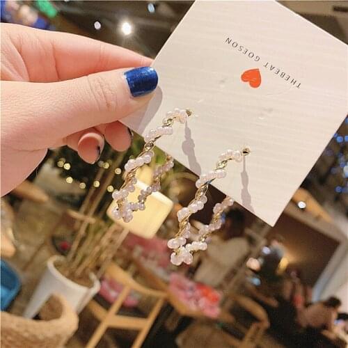 New Hoop Earring Elegant And Serious Temperament Simple Pearl Beads Earring Creativity Wedding Party Jewelry For Women 123