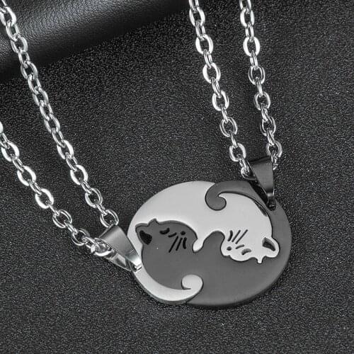 2PCS Love Cat Couple Splicing Necklace A pair of simple pendants for men and students Korean ornaments for womens accessories