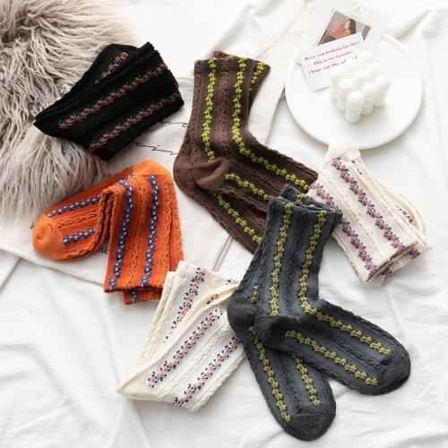 Comfortable Breathable Winter Socks Women Retro Flower Mid-Tube Cute Socks Girls Harajuku Casual Female Cotton Socks Sox