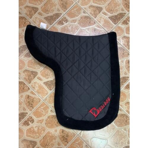High quality Hygroscopic Breathable Comfortable Saddle Pad Horse Racing Saddle Accessories