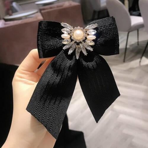Retro Bow Tie Female Sweet College Shirt Bowtie Crystal Jewelry Pearl Collar Pin Brooch School Uniform Party Casual Accessories