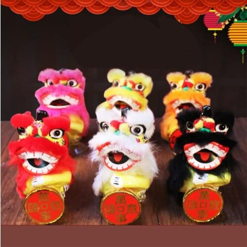1pc/lot red/pink/black/yellow white 2020 Cute 13.5*6.5cm Step on the ball lion Souvenirs of Chinese handicrafts AA019