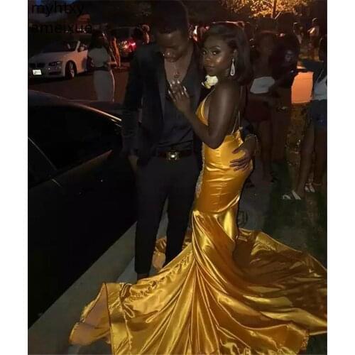 2020 New Yellow Sexy High Neck Long Sleeeves Side Slit Lace Applique Evening Dresses Mate A-line Floor Length Robe De Soiree