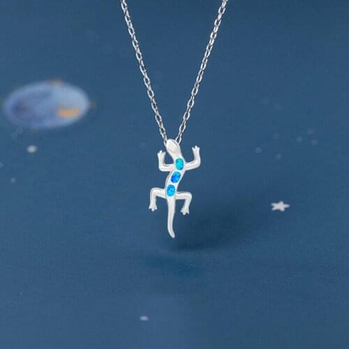 Crawling gecko Wholesale Retail Blue Fire Opal Silver Stamped Gift Party Pendants Fashion jewelry OP249