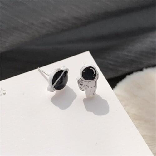NEW Earth Astronauts Han Edition Geometric Asymmetric Earrings Female Fashion Stud Earrings Jewelry Accessories